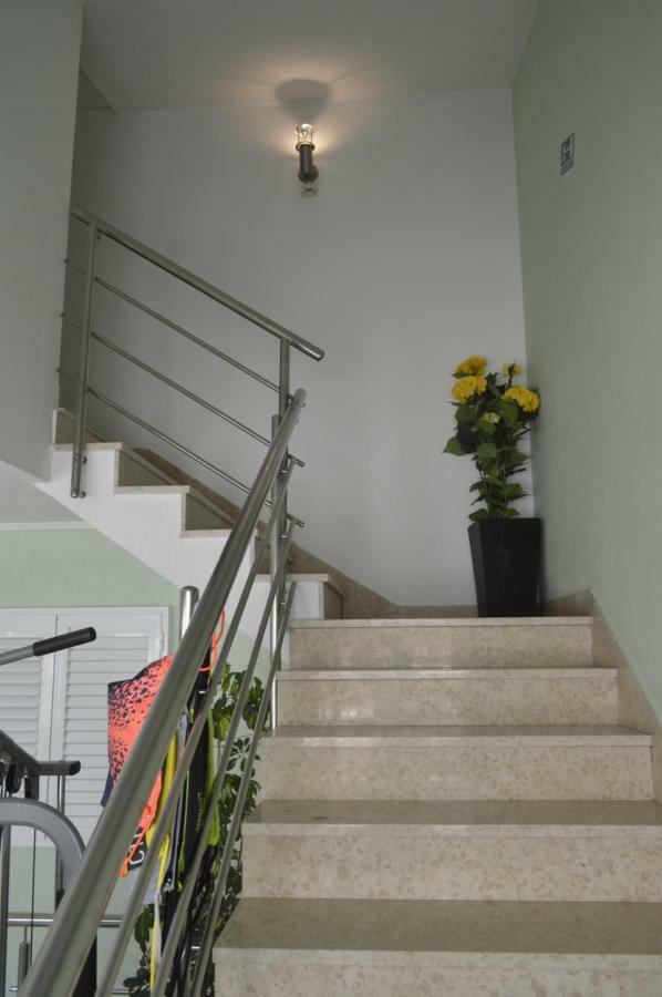 Apartment Sea Макарска Екстериор снимка